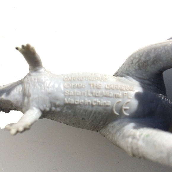 🦋 The Carnegie Safari Limited Carnotaurus Dinosaur 1996 vintage discontinued - Picture 5 of 5